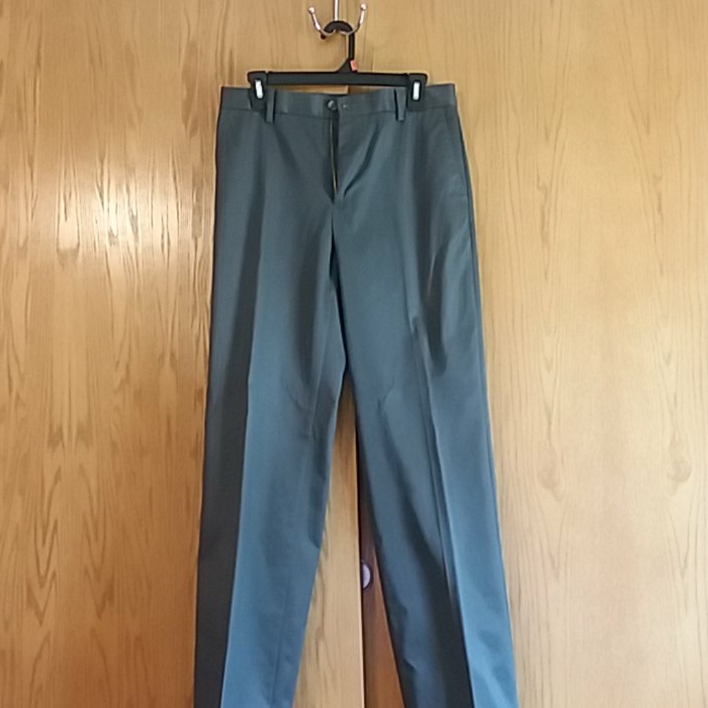 Dockers Gray Khakis 30x34